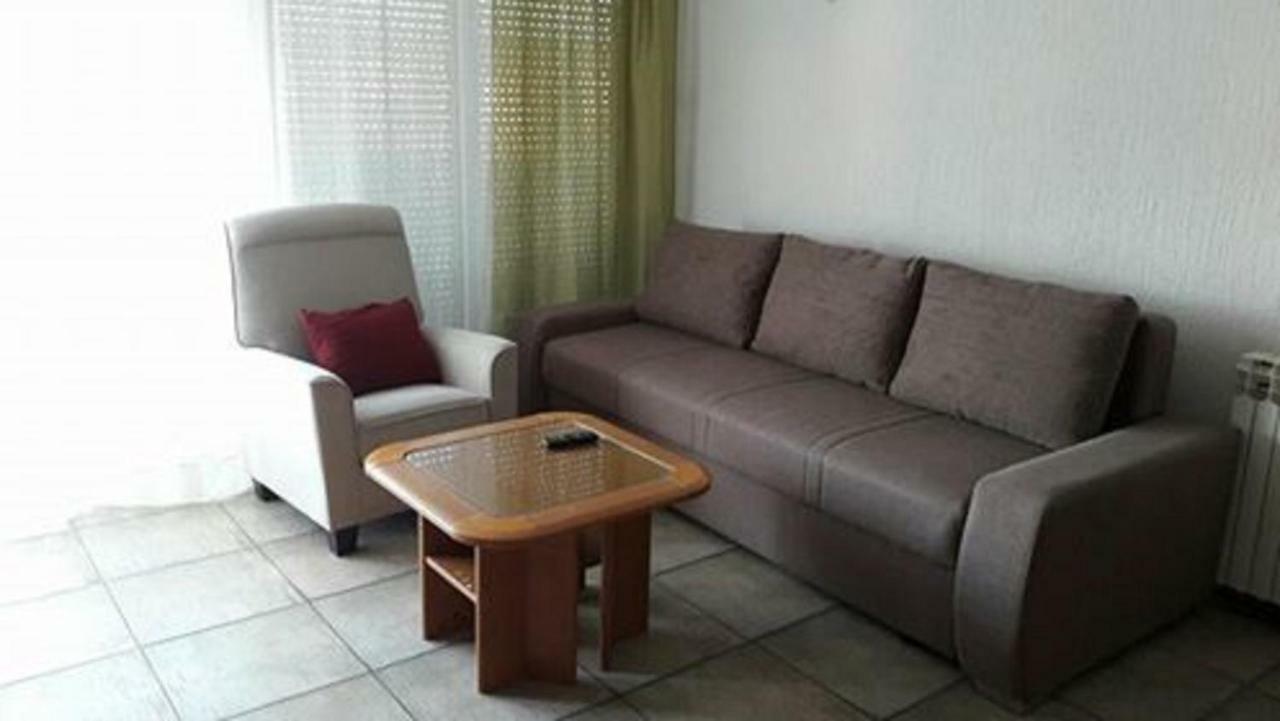 Analeo Apartment ชิเบนิก ภายนอก รูปภาพ