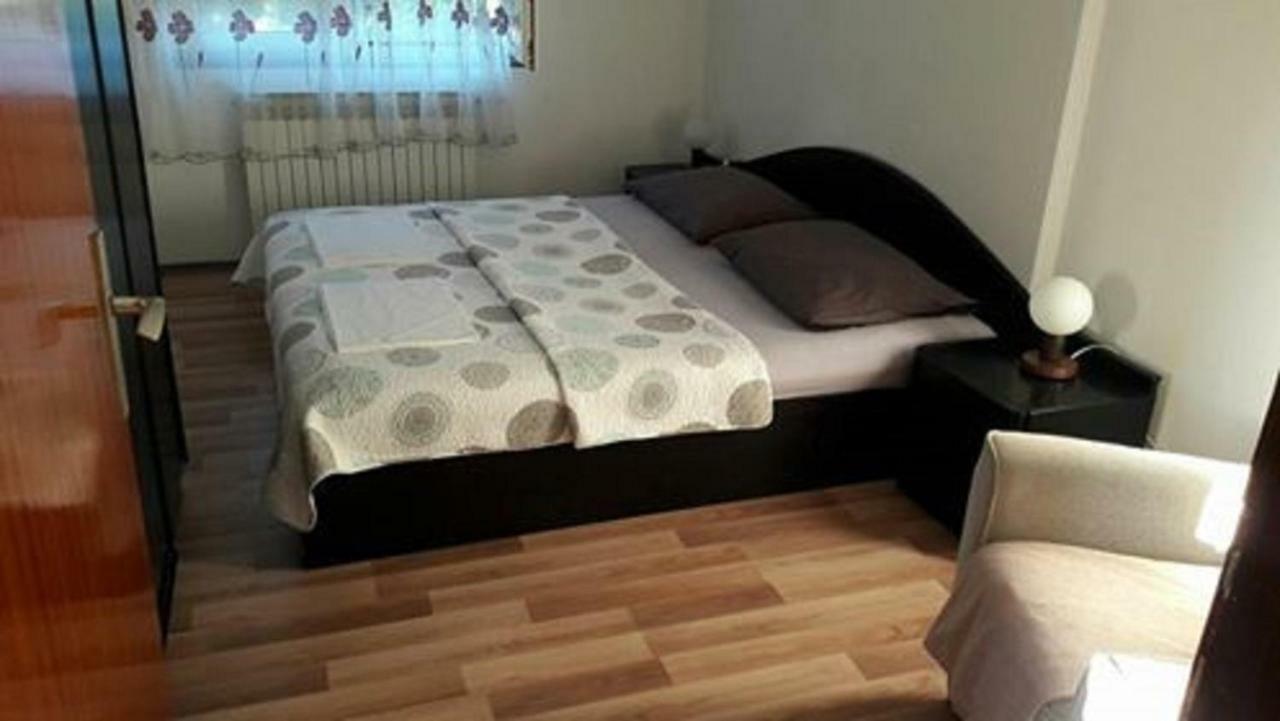 Analeo Apartment ชิเบนิก ภายนอก รูปภาพ