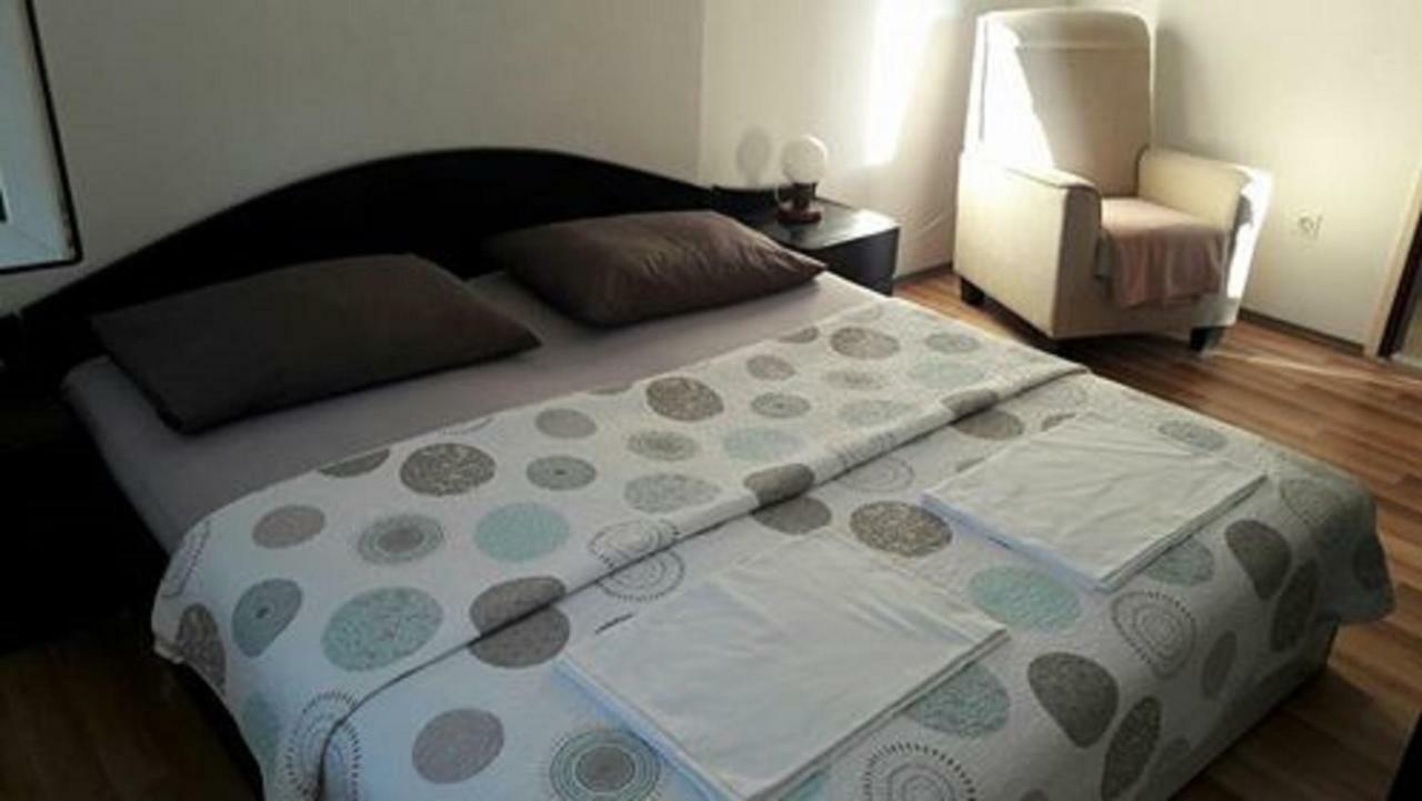Analeo Apartment ชิเบนิก ภายนอก รูปภาพ